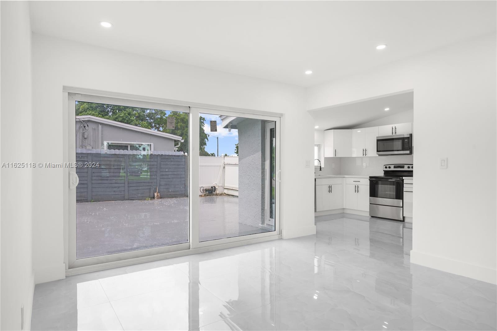 HERITAGE HOMES - Residential