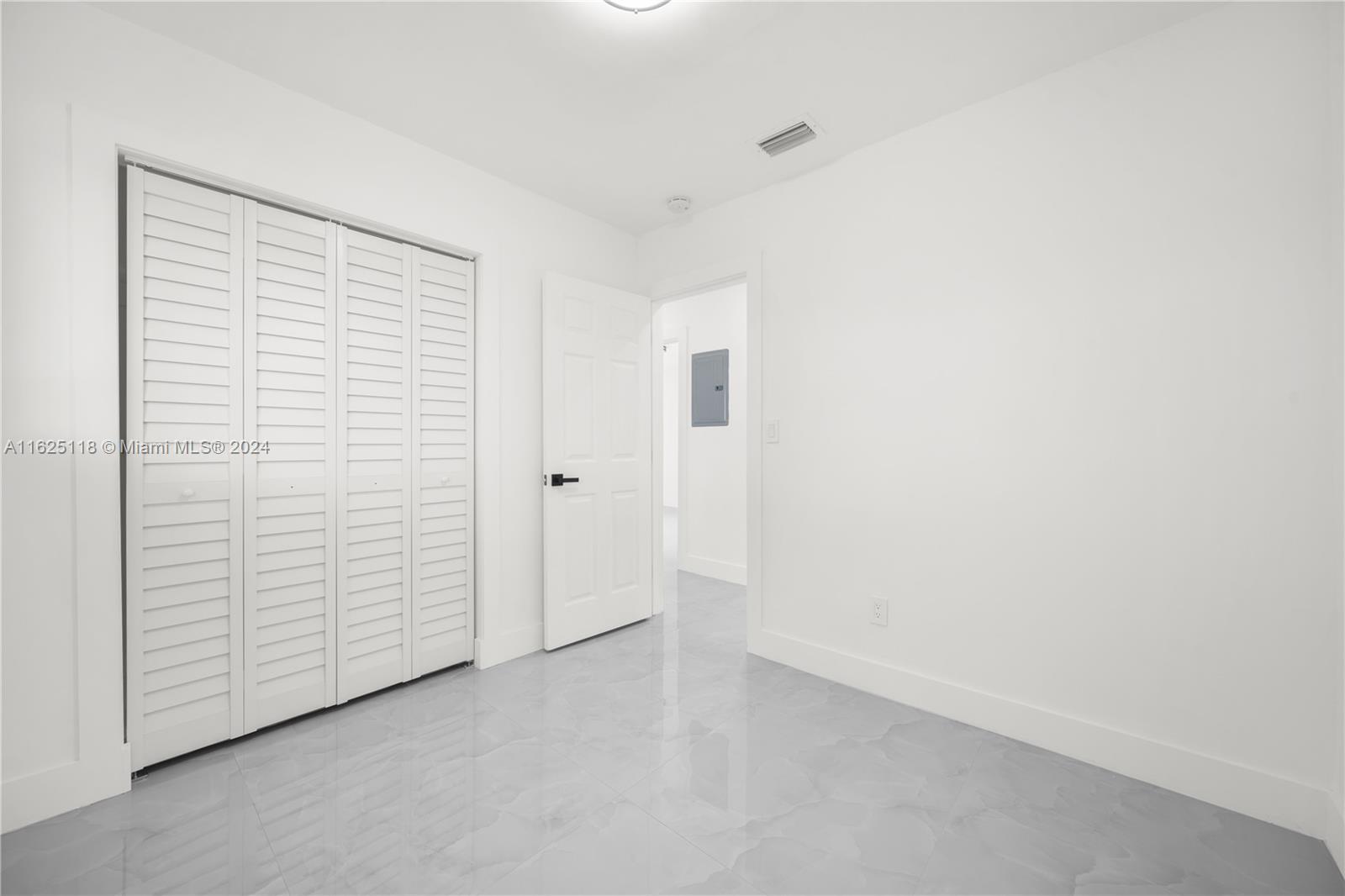 HERITAGE HOMES - Residential