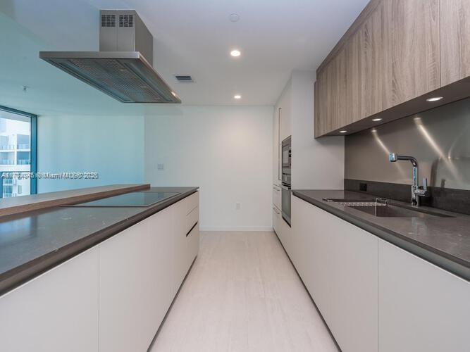 BRICKELL FLATIRON CONDO - Residential Lease