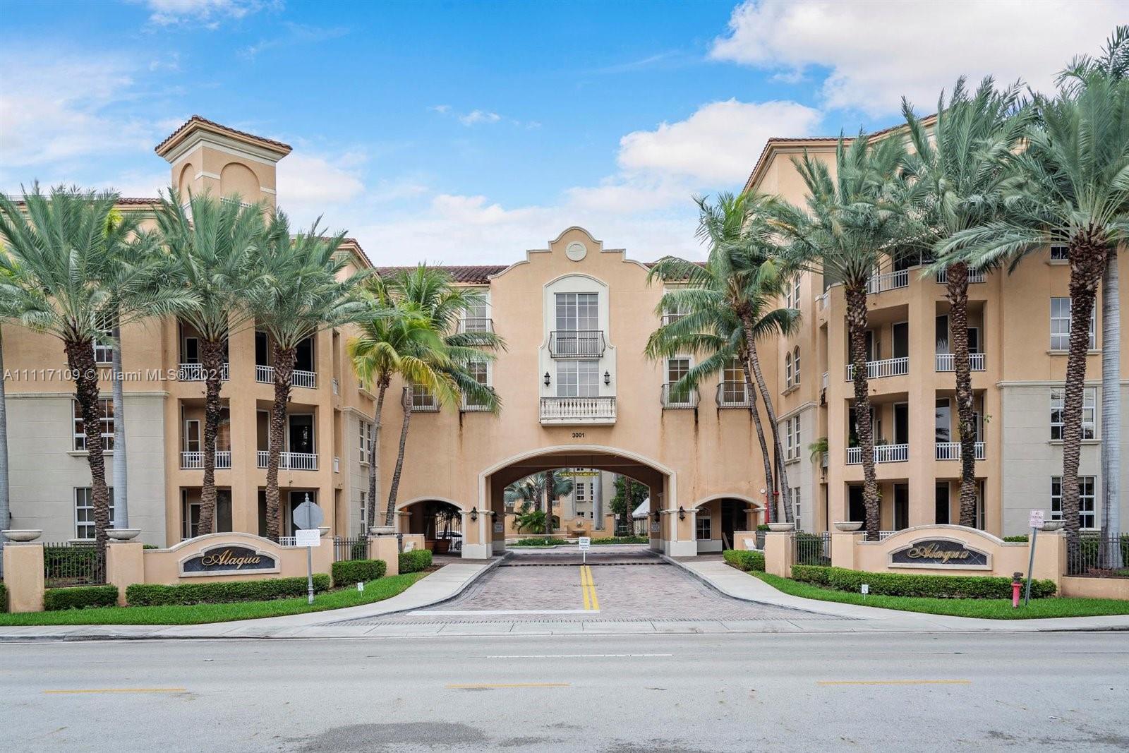 ALAQUA CONDO - Residential