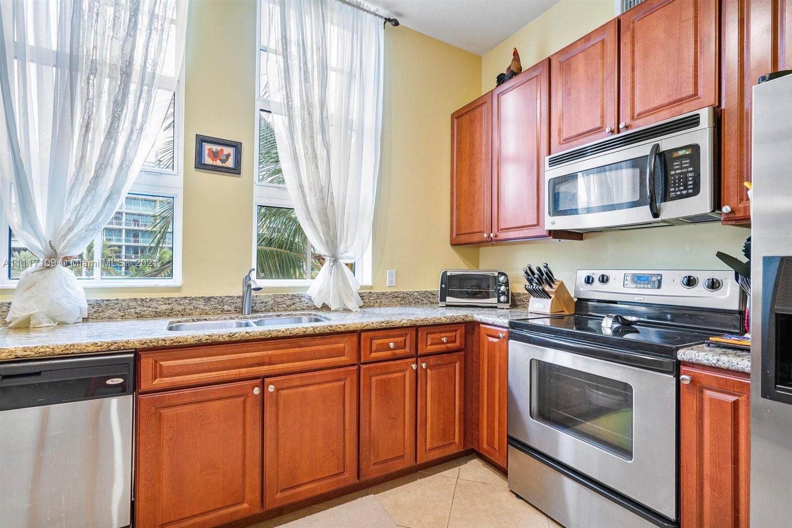 ALAQUA CONDO - Residential