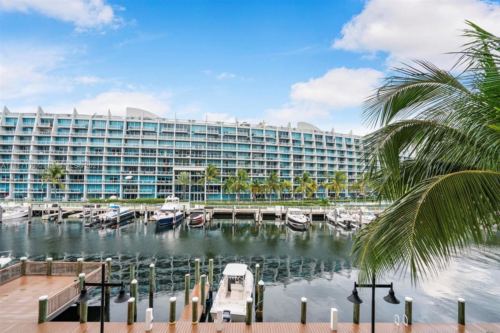 ALAQUA CONDO - Residential