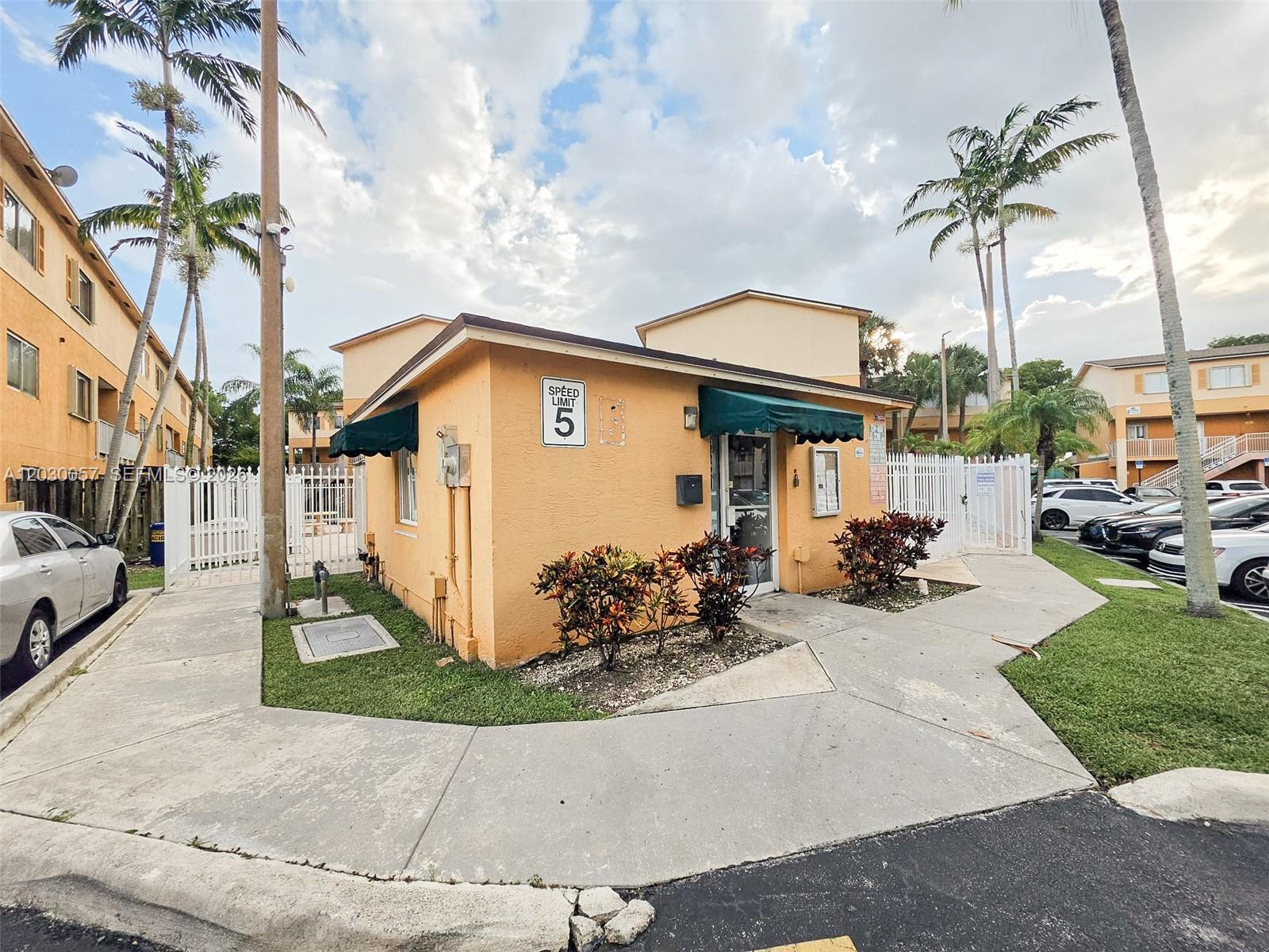 PASEO REAL CONDO - Residential