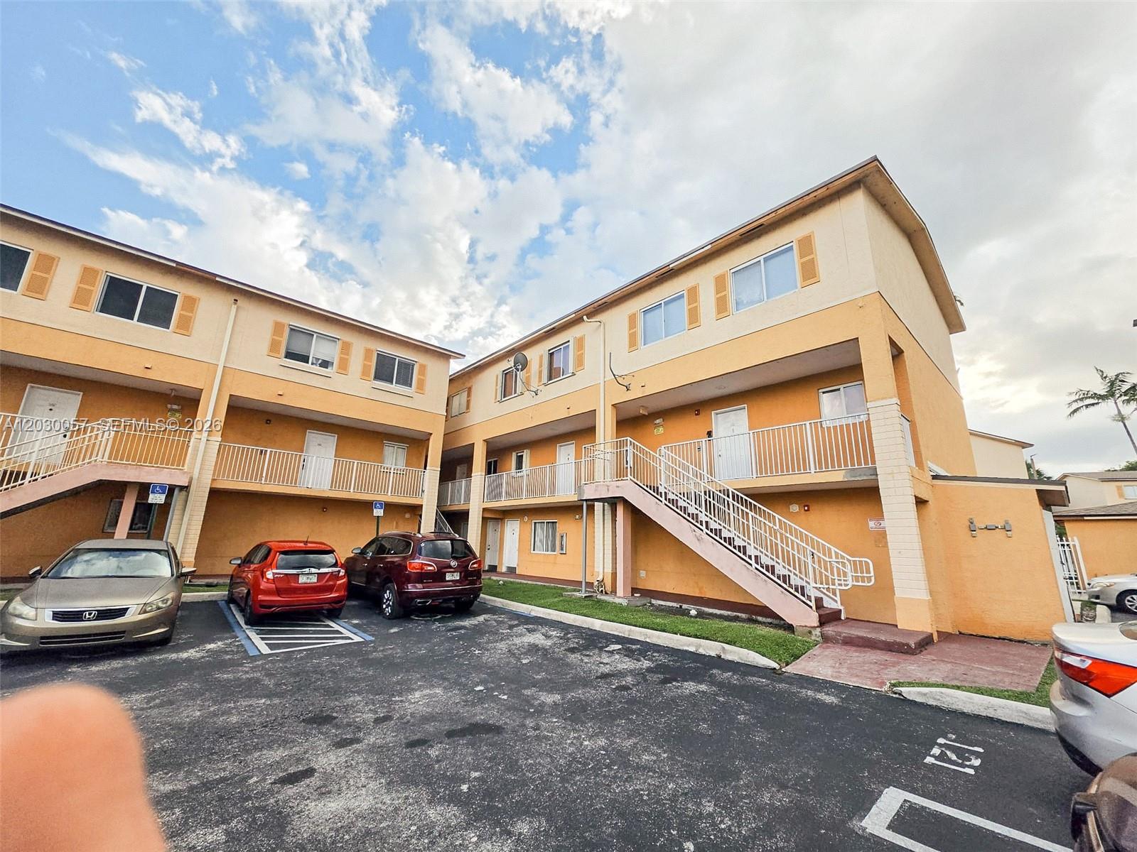 PASEO REAL CONDO - Residential