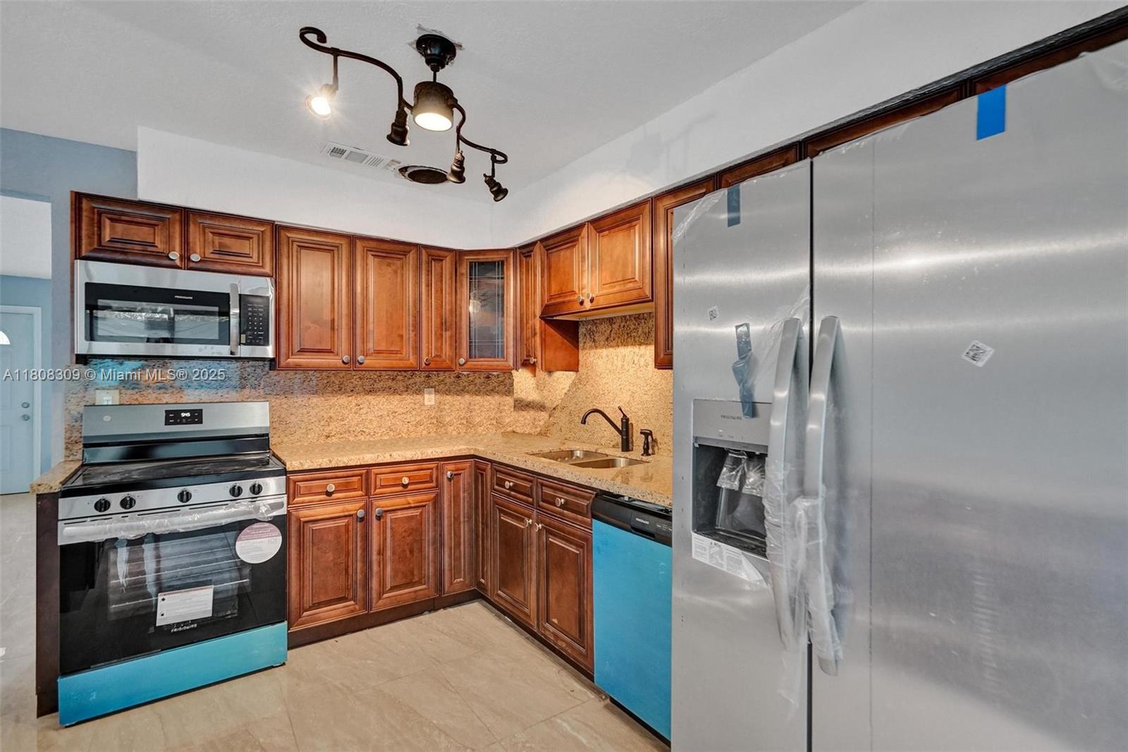 MELROSE PARK ESTATES - Residential Lease