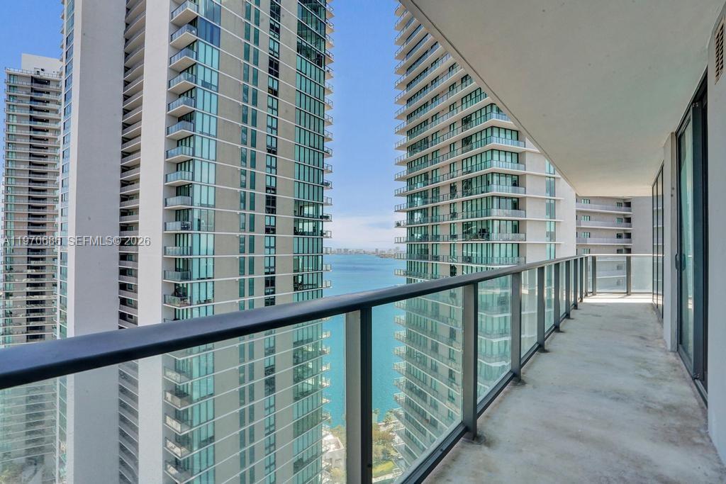 PARAISO BAYVIEWS CONDO - Residential