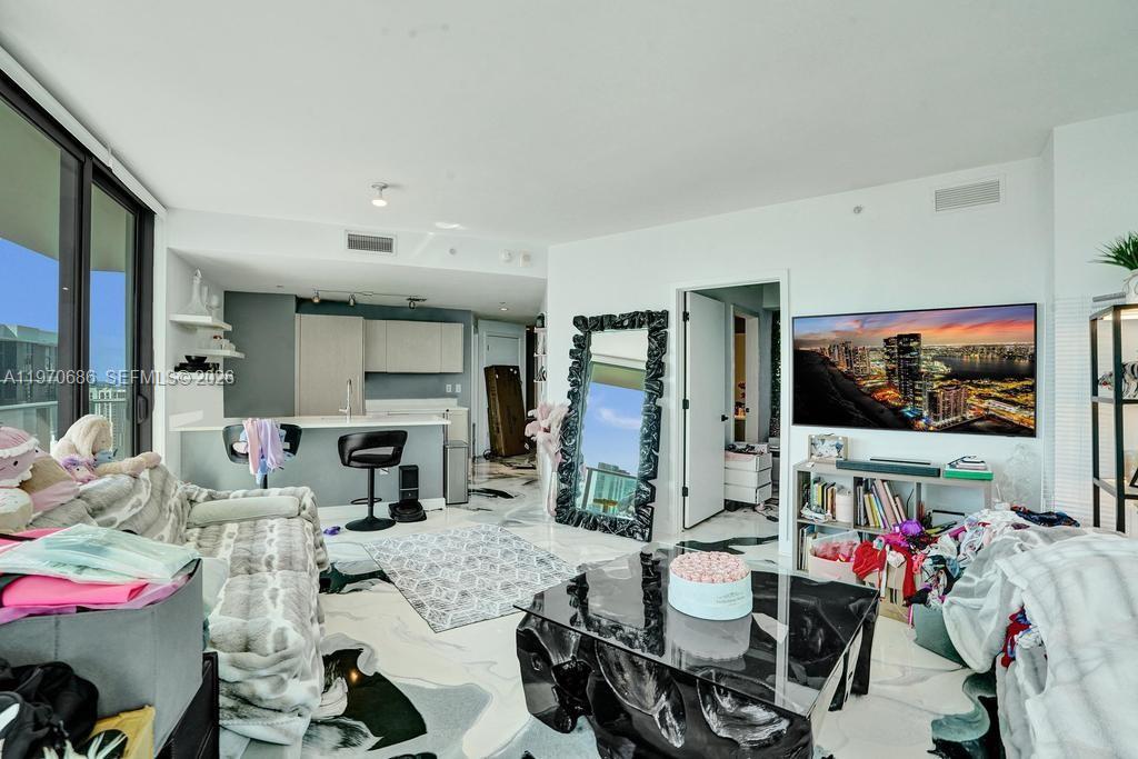 PARAISO BAYVIEWS CONDO - Residential