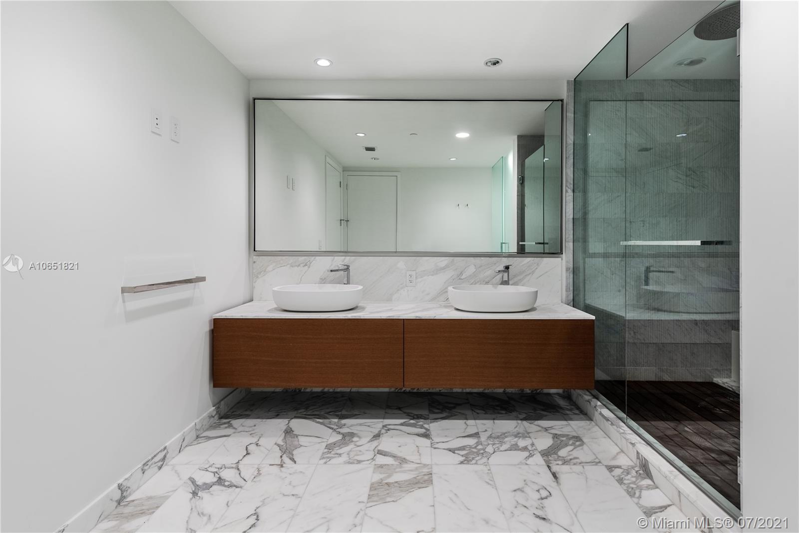 OCEANA BAL HARBOUR CONDO - Residential