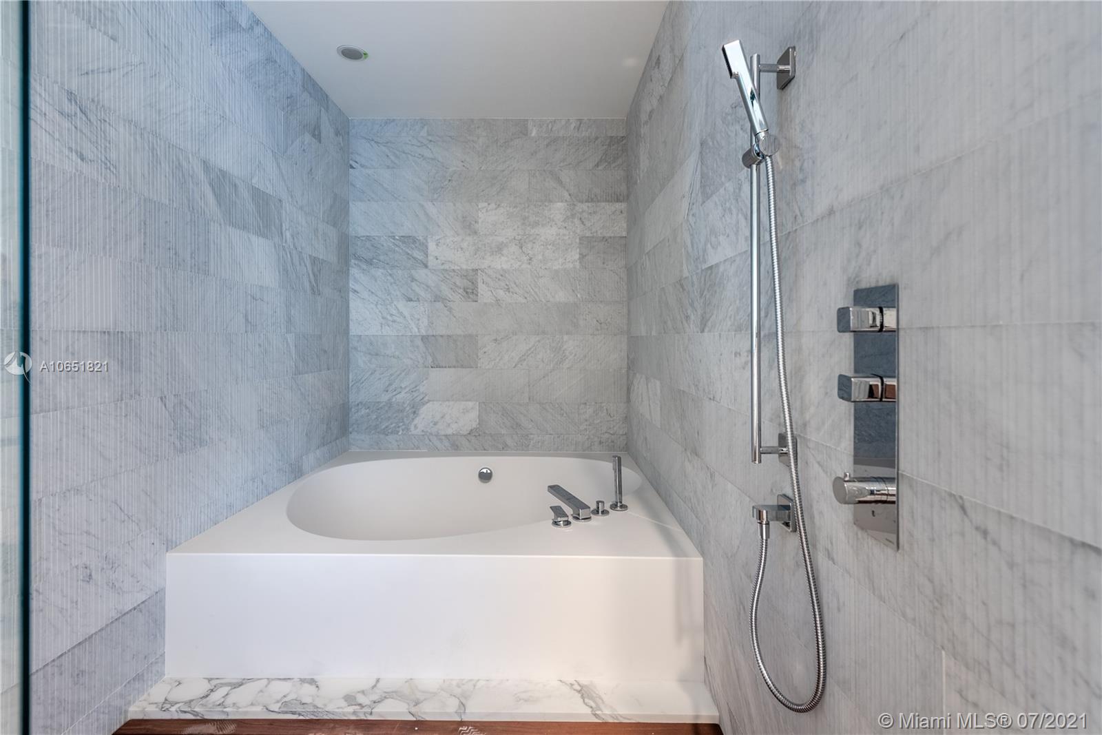 OCEANA BAL HARBOUR CONDO - Residential