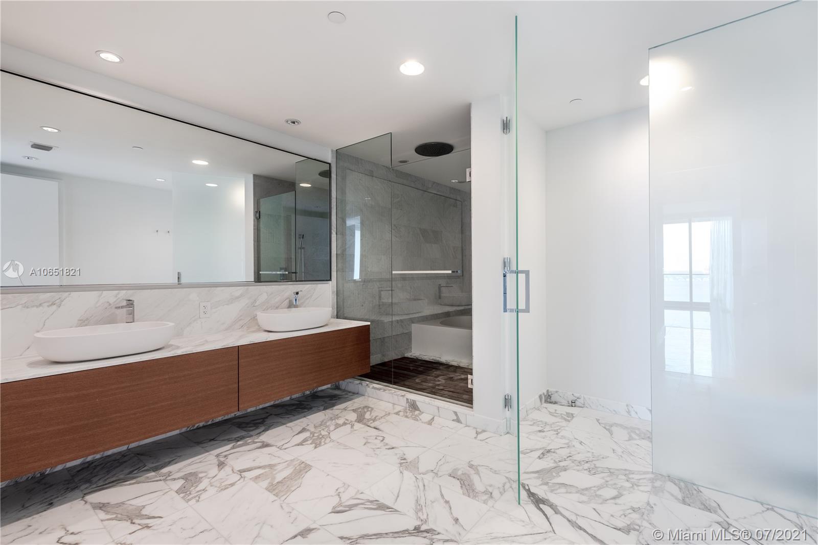 OCEANA BAL HARBOUR CONDO - Residential