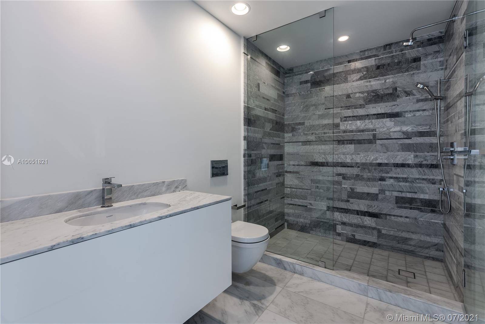 OCEANA BAL HARBOUR CONDO - Residential