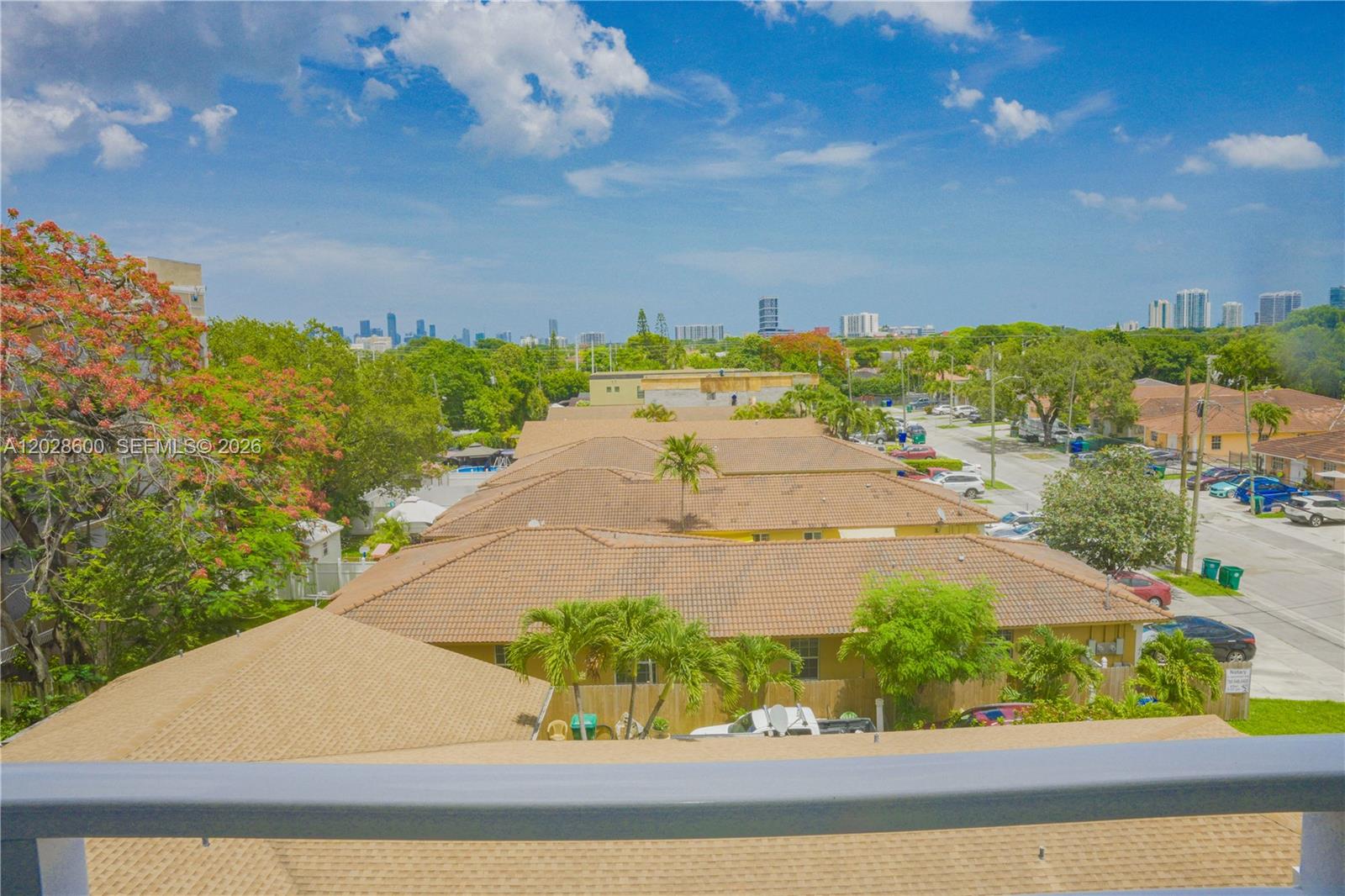 DA VINCI ON DOUGLAS CONDO - Residential Lease