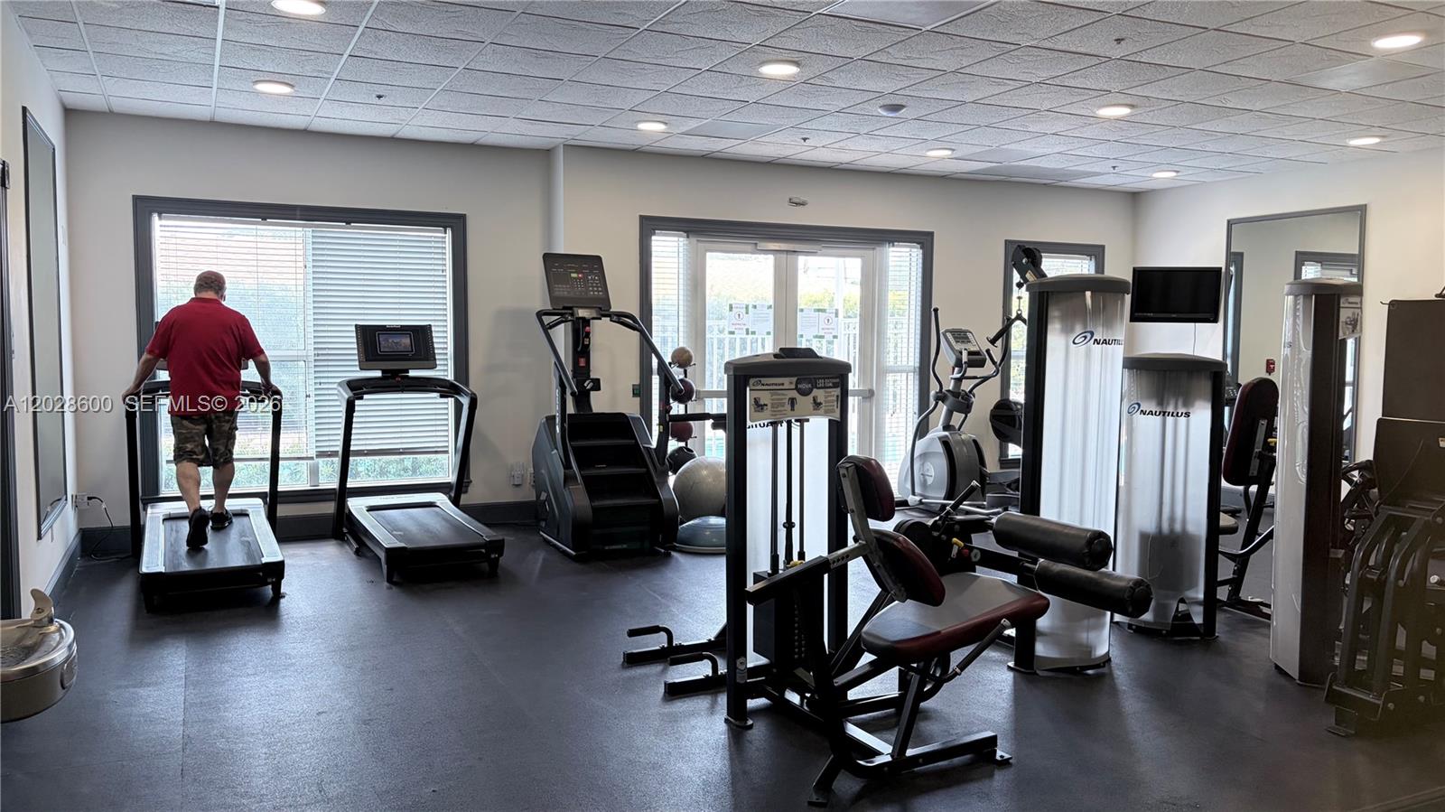 DA VINCI ON DOUGLAS CONDO - Residential Lease