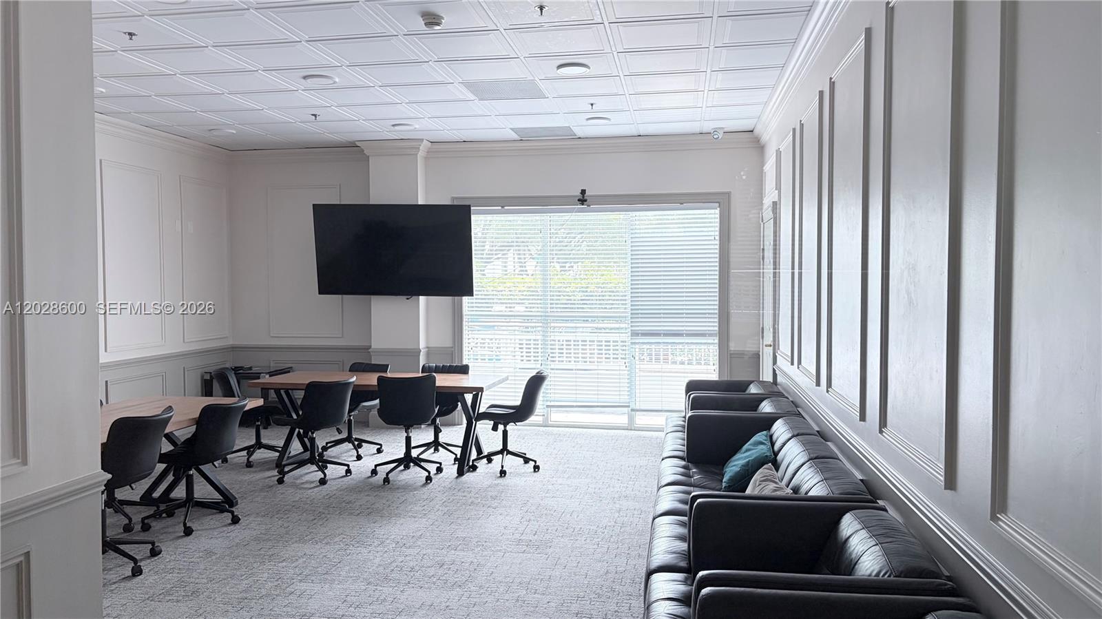 DA VINCI ON DOUGLAS CONDO - Residential Lease