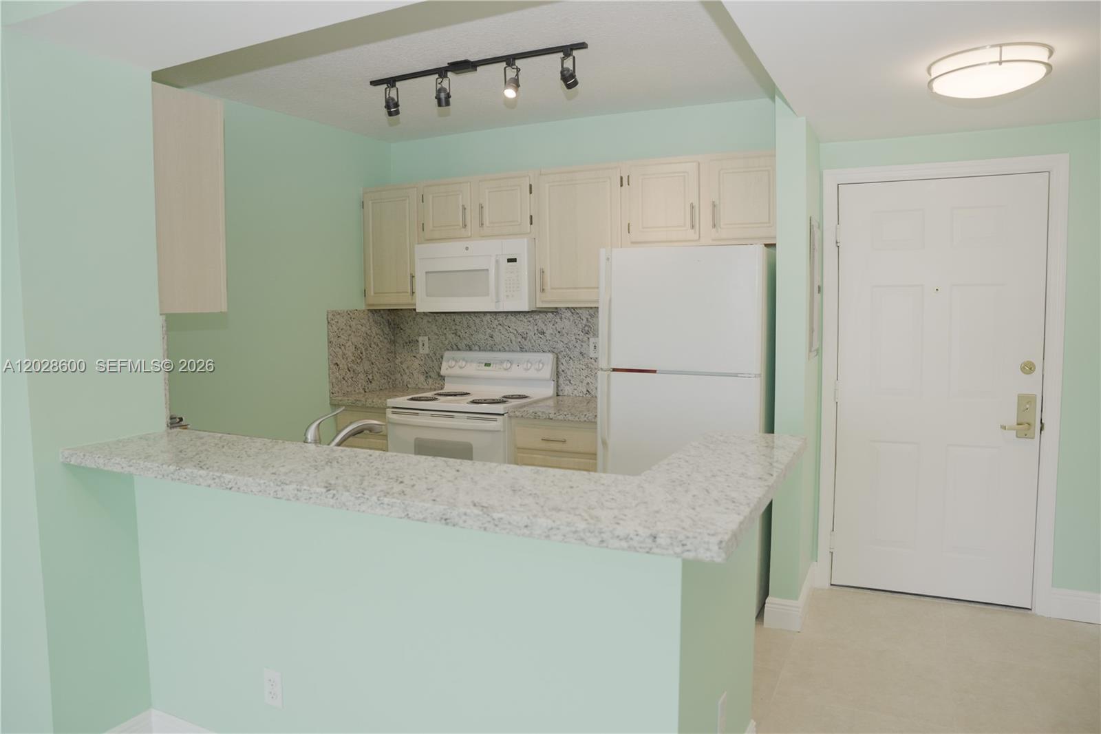 DA VINCI ON DOUGLAS CONDO - Residential Lease