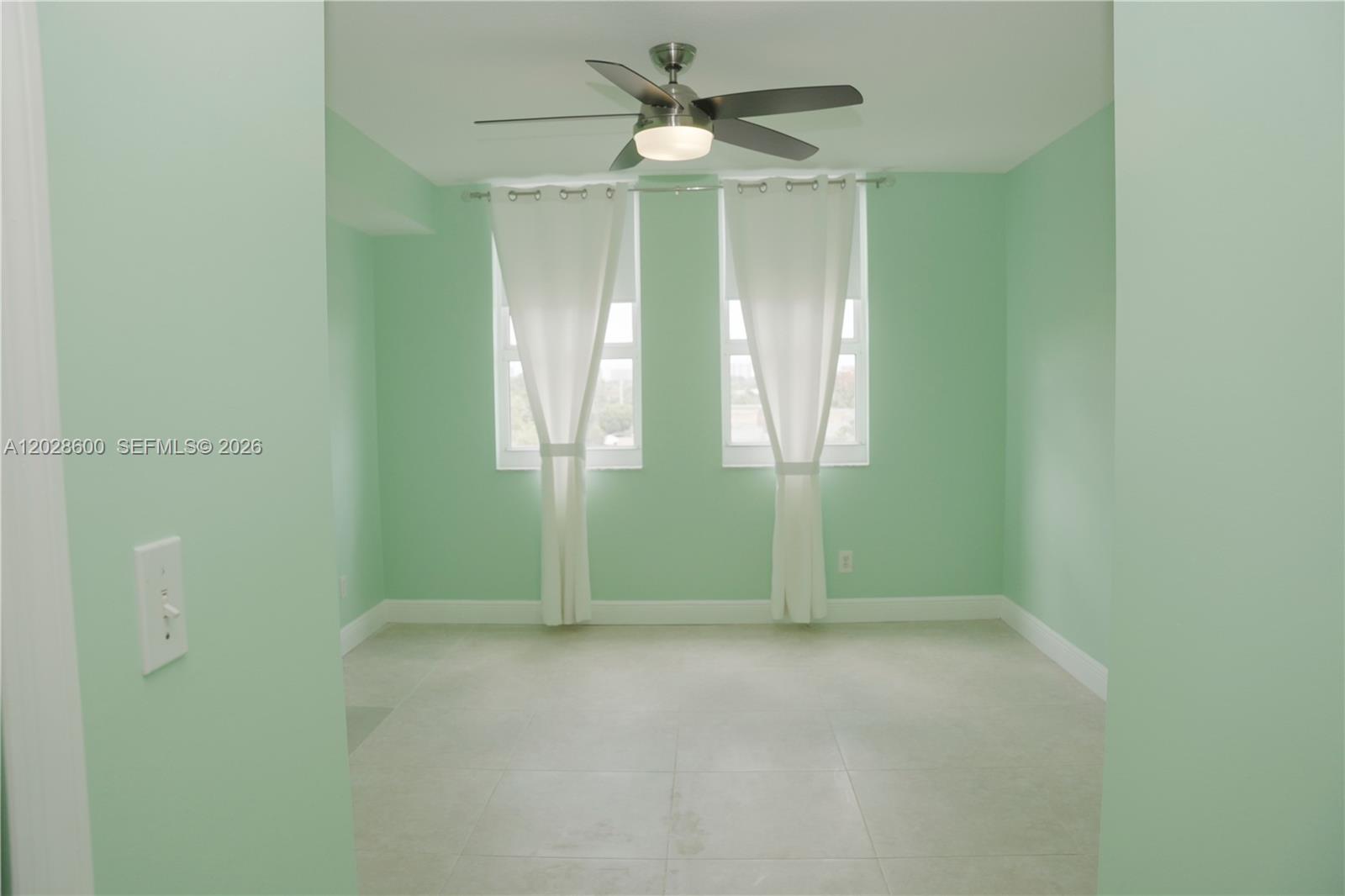 DA VINCI ON DOUGLAS CONDO - Residential Lease