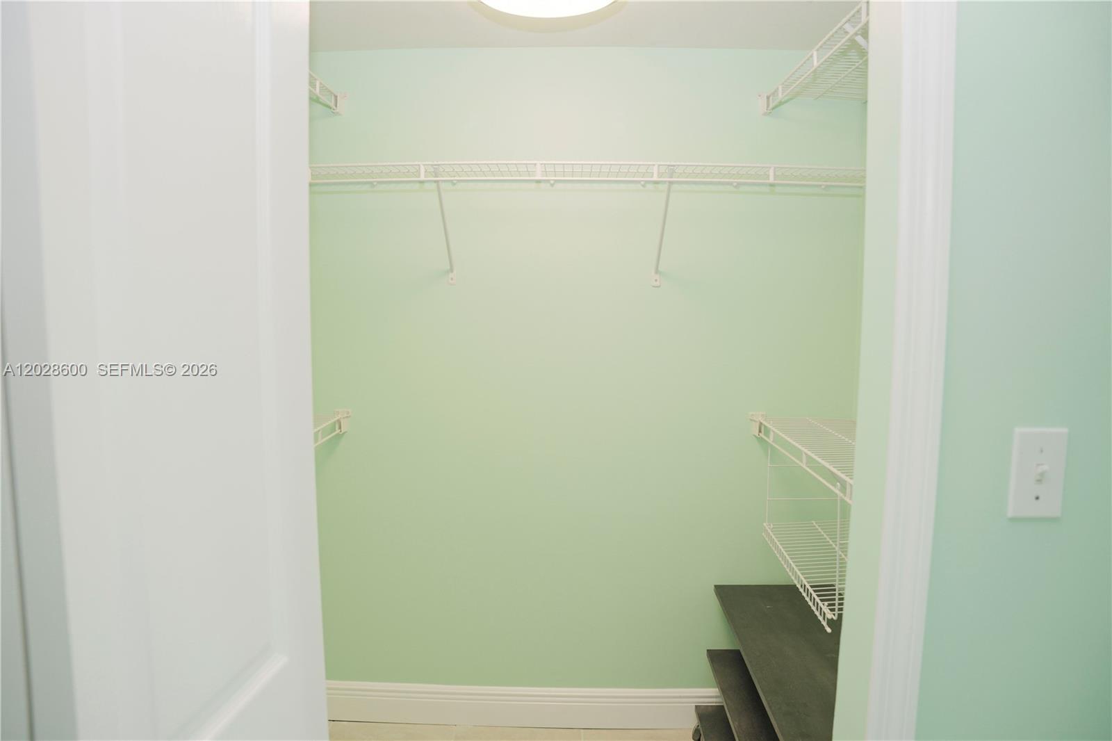 DA VINCI ON DOUGLAS CONDO - Residential Lease