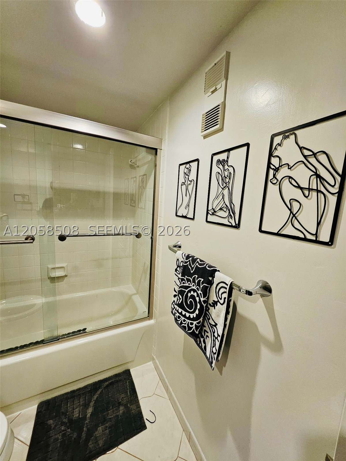CONDO 19 OF WHITEHALL CON - Residential