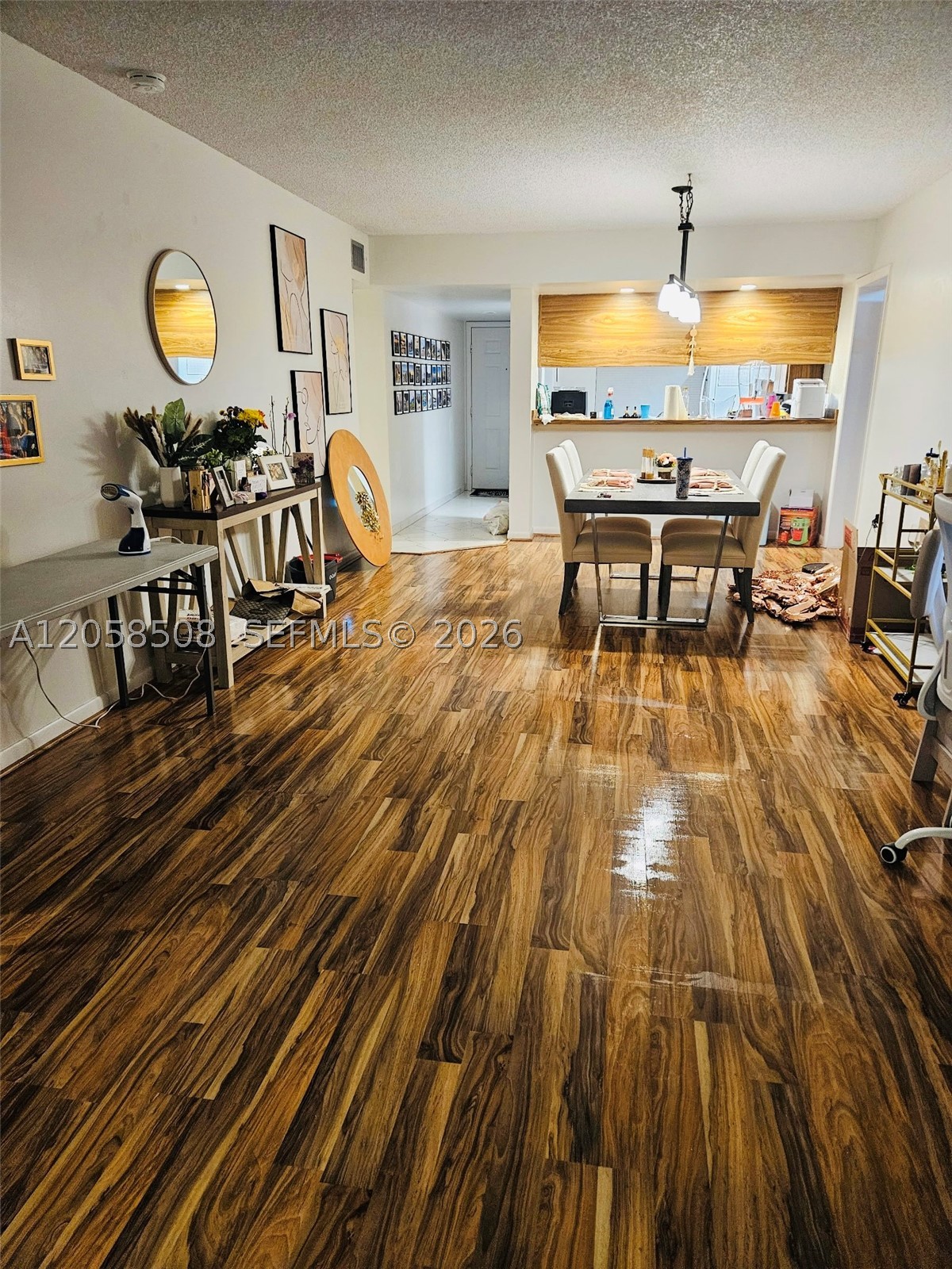 CONDO 19 OF WHITEHALL CON - Residential