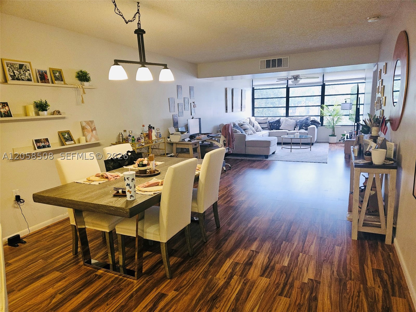 CONDO 19 OF WHITEHALL CON - Residential