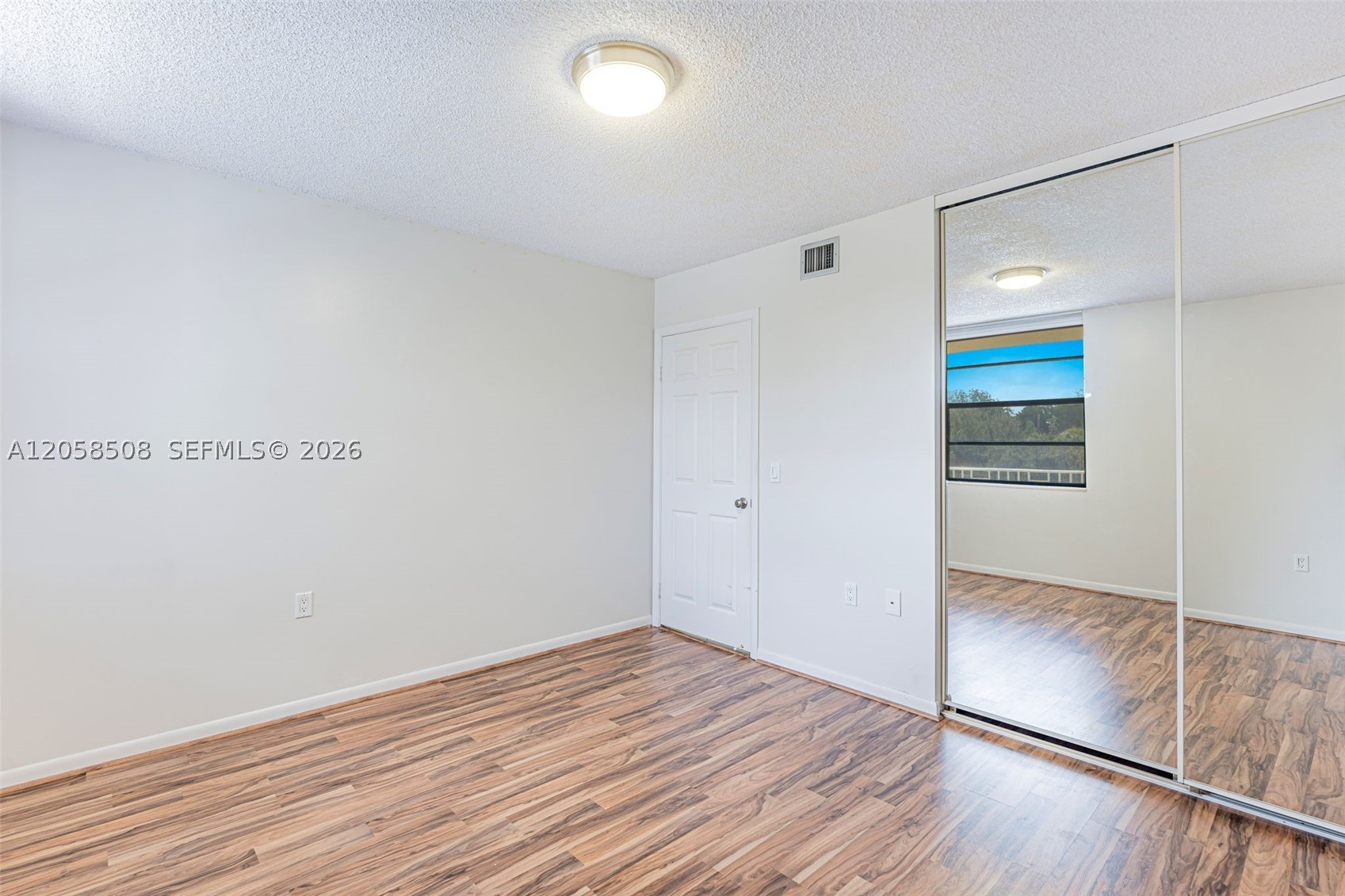 CONDO 19 OF WHITEHALL CON - Residential