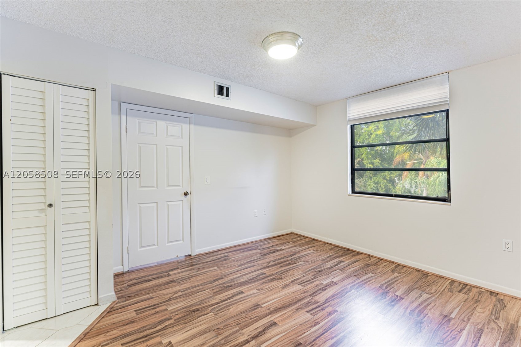 CONDO 19 OF WHITEHALL CON - Residential