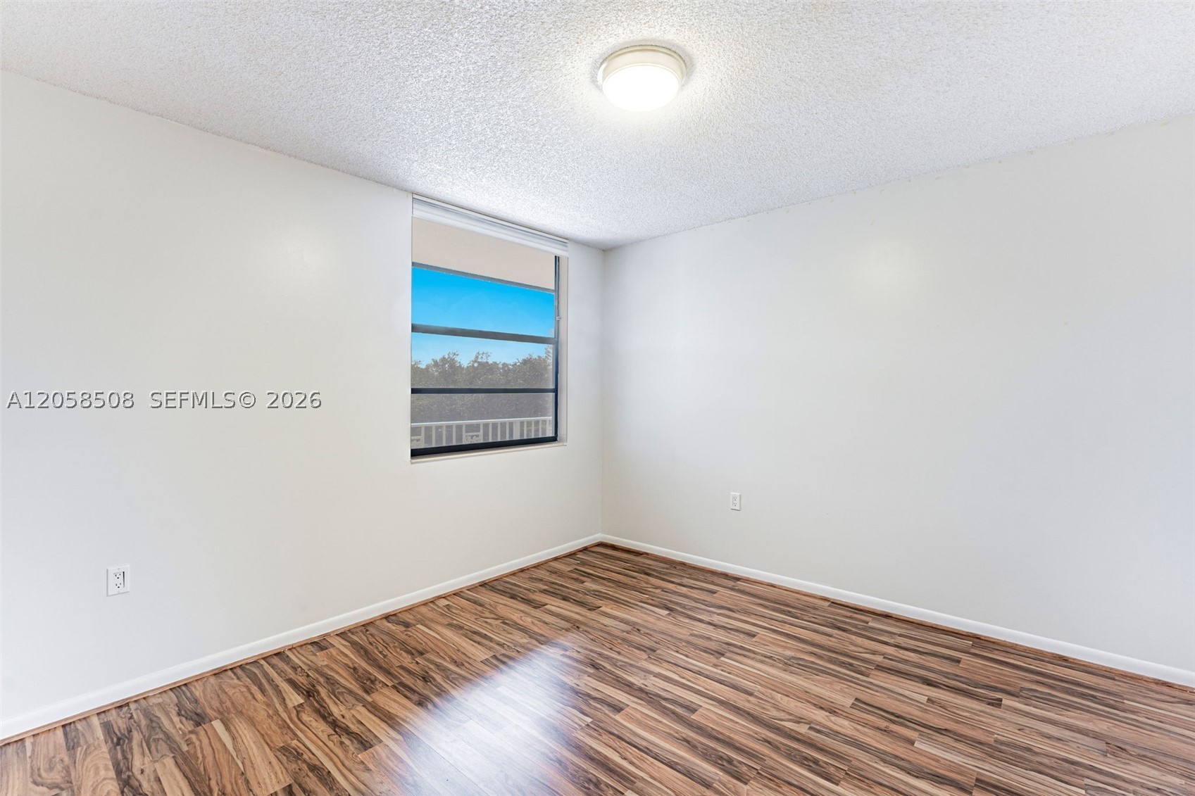 CONDO 19 OF WHITEHALL CON - Residential