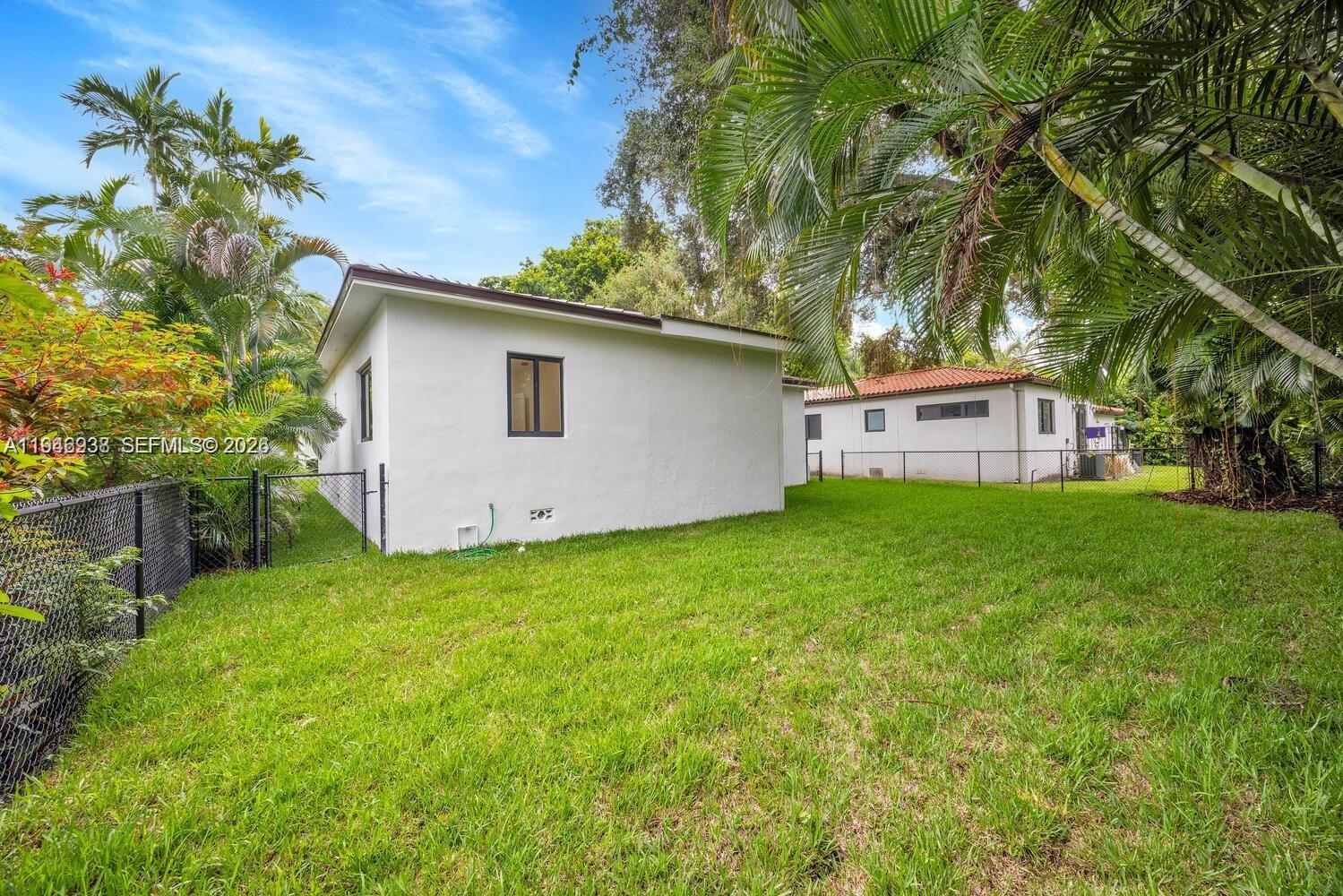COCONUT GROVE SEC 1-CORAL - Residential