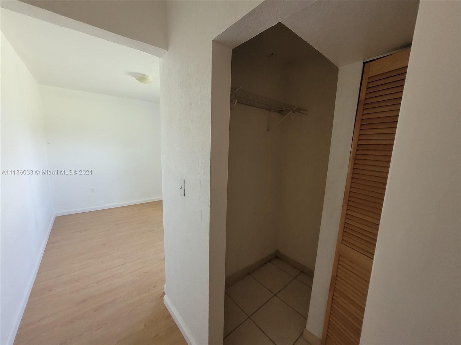 COUNTRY GARDENS 1ST ADDN - Residential Lease