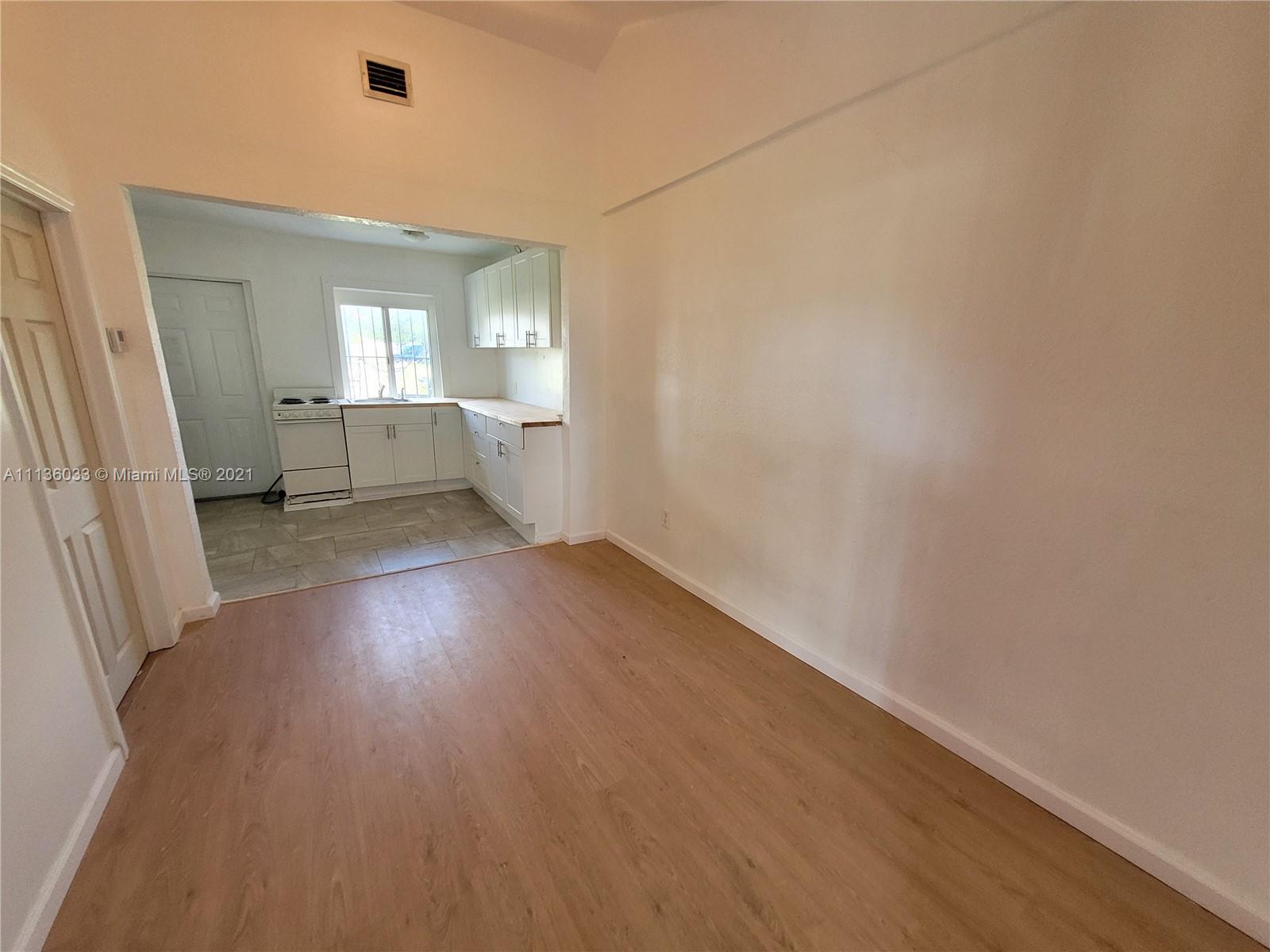 COUNTRY GARDENS 1ST ADDN - Residential Lease