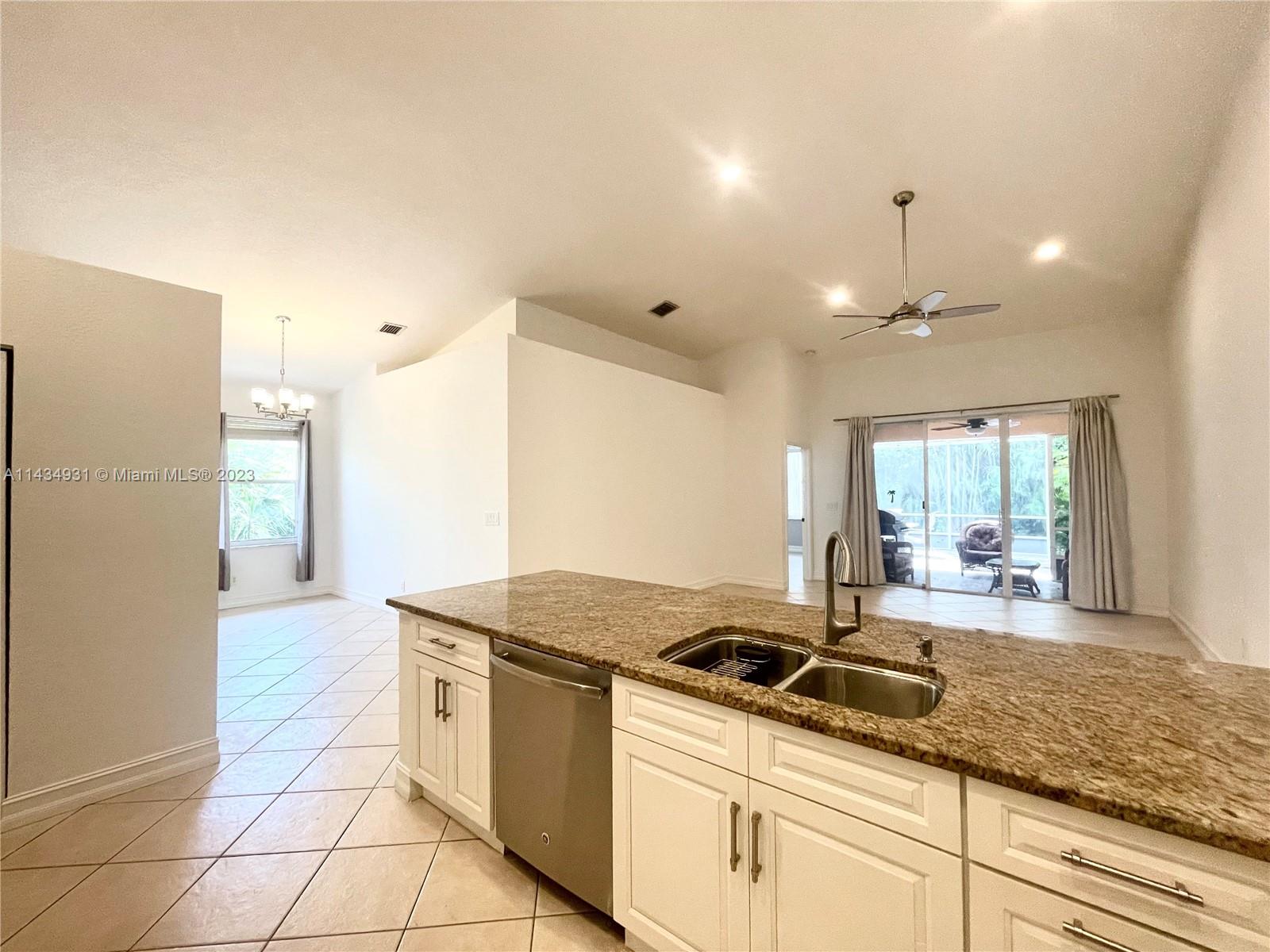 CORAL TRACE - Residential Lease