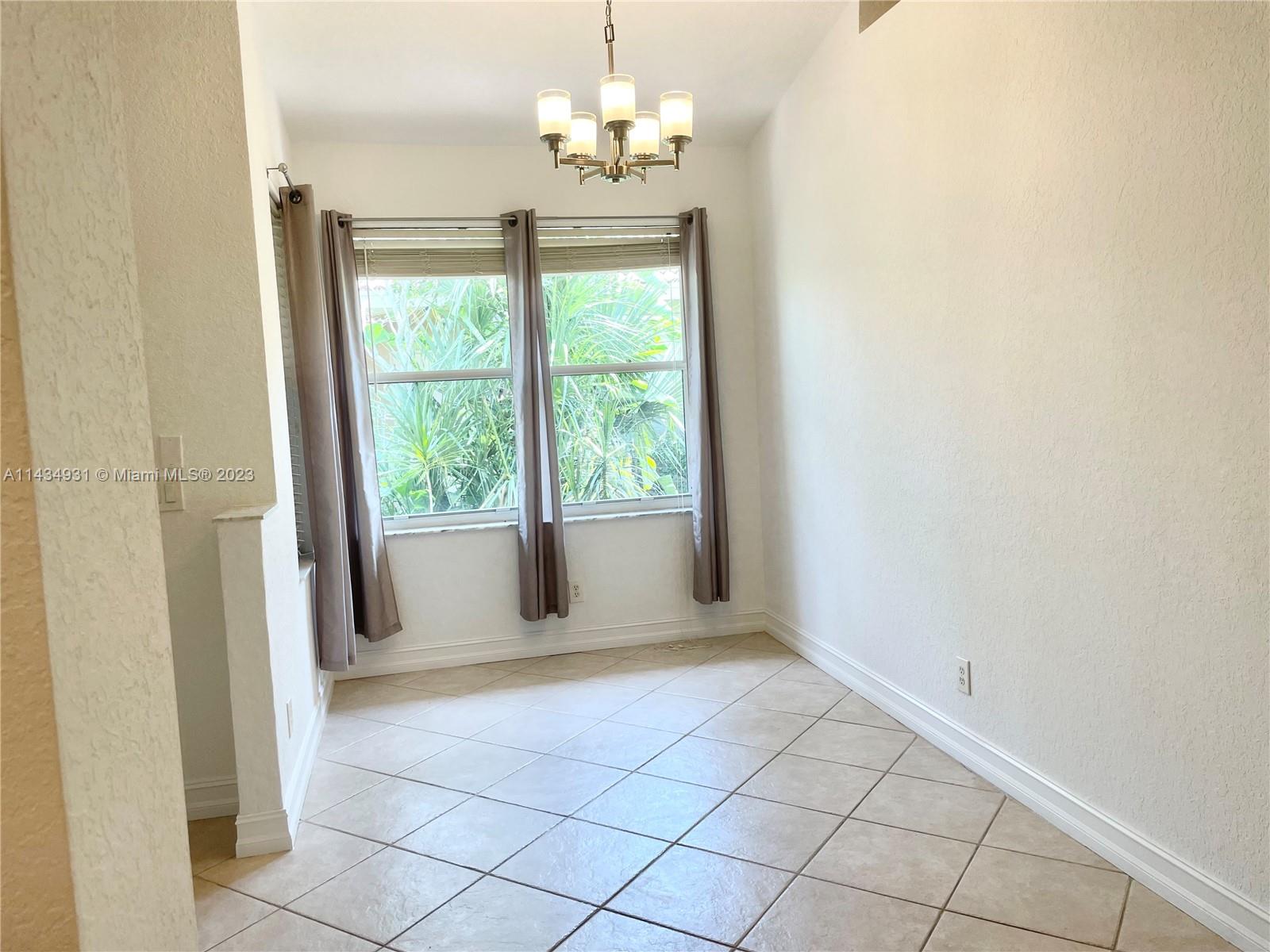 CORAL TRACE - Residential Lease