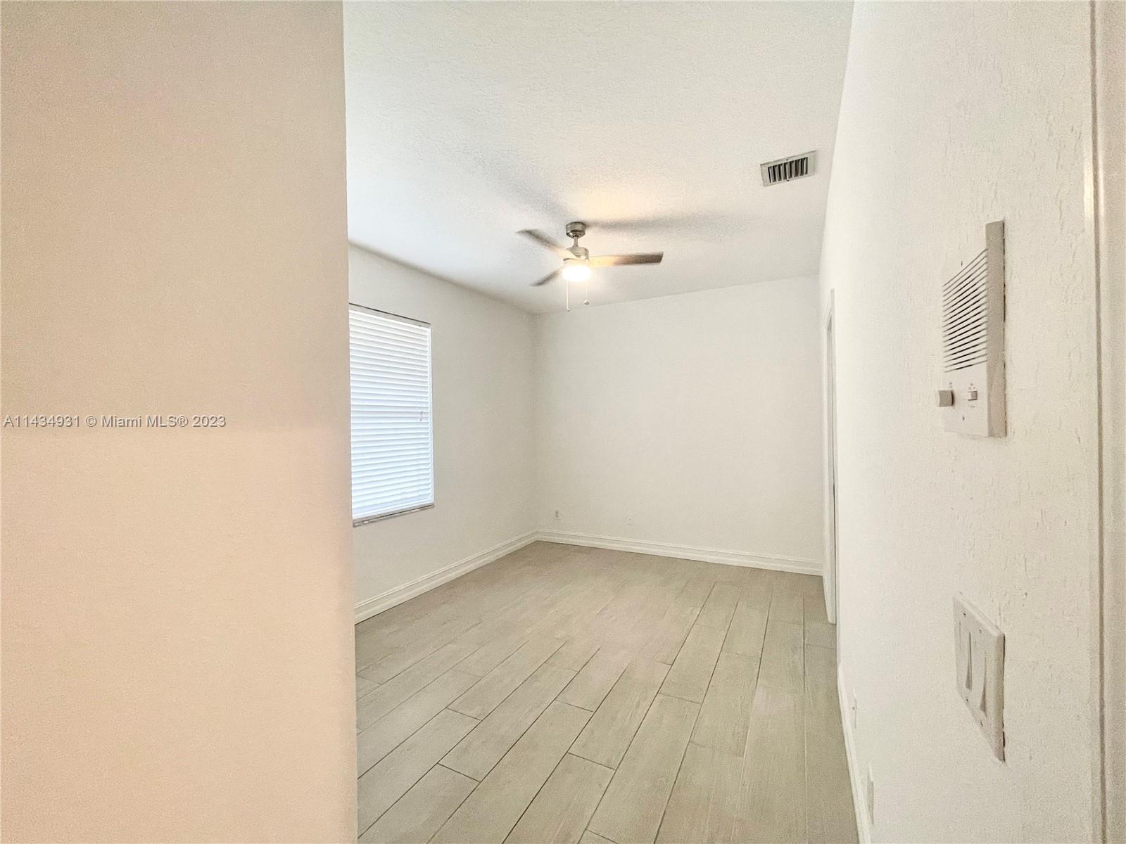 CORAL TRACE - Residential Lease