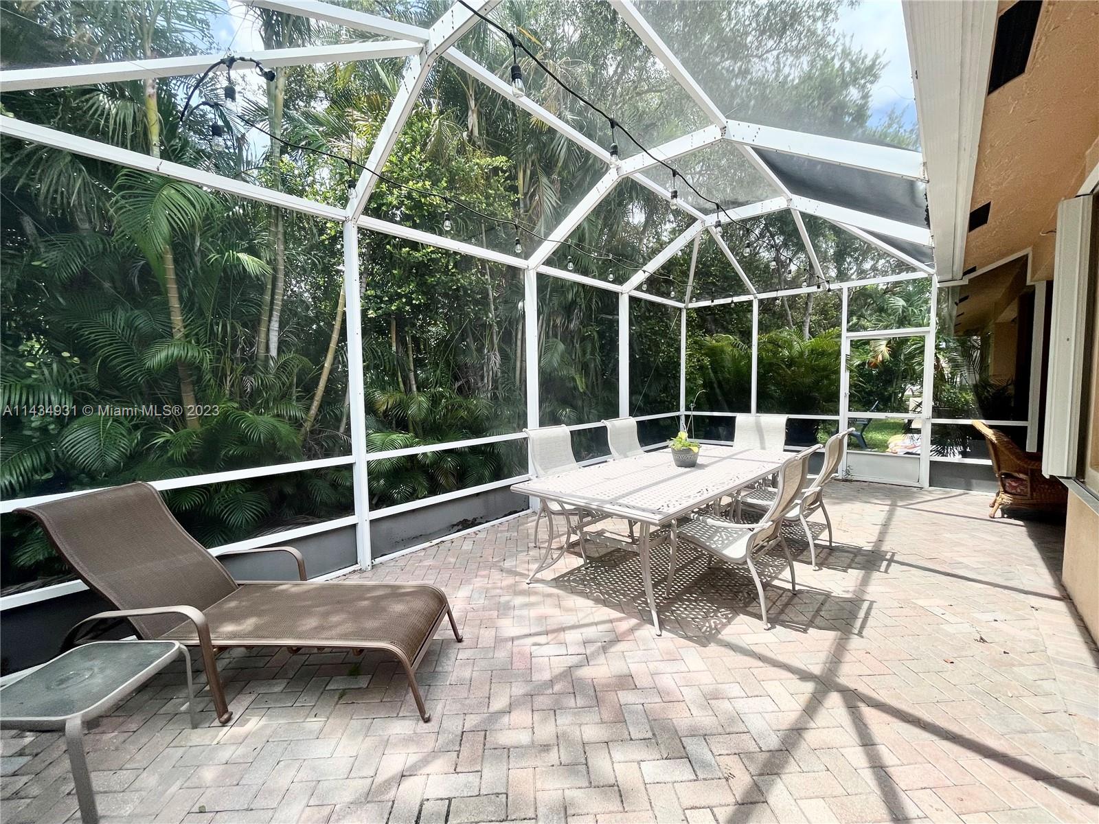 CORAL TRACE - Residential Lease
