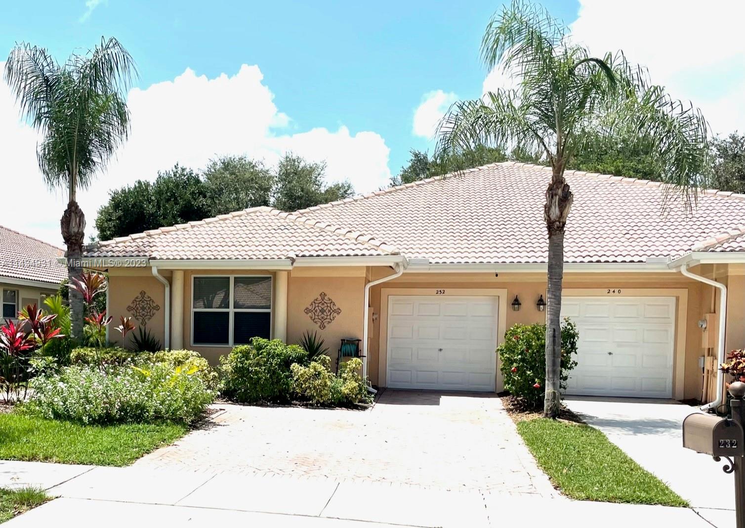 CORAL TRACE - Residential Lease