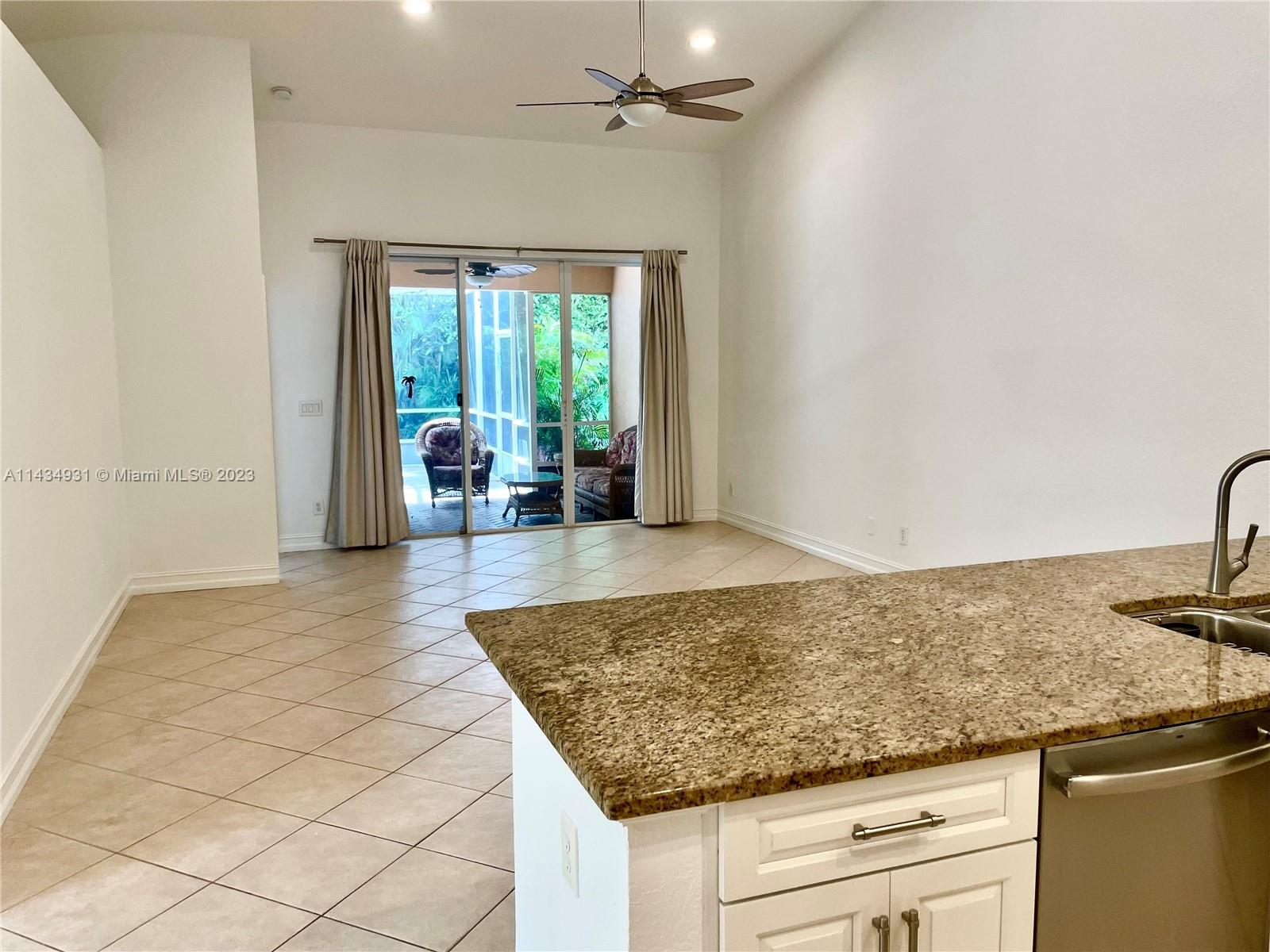 CORAL TRACE - Residential Lease