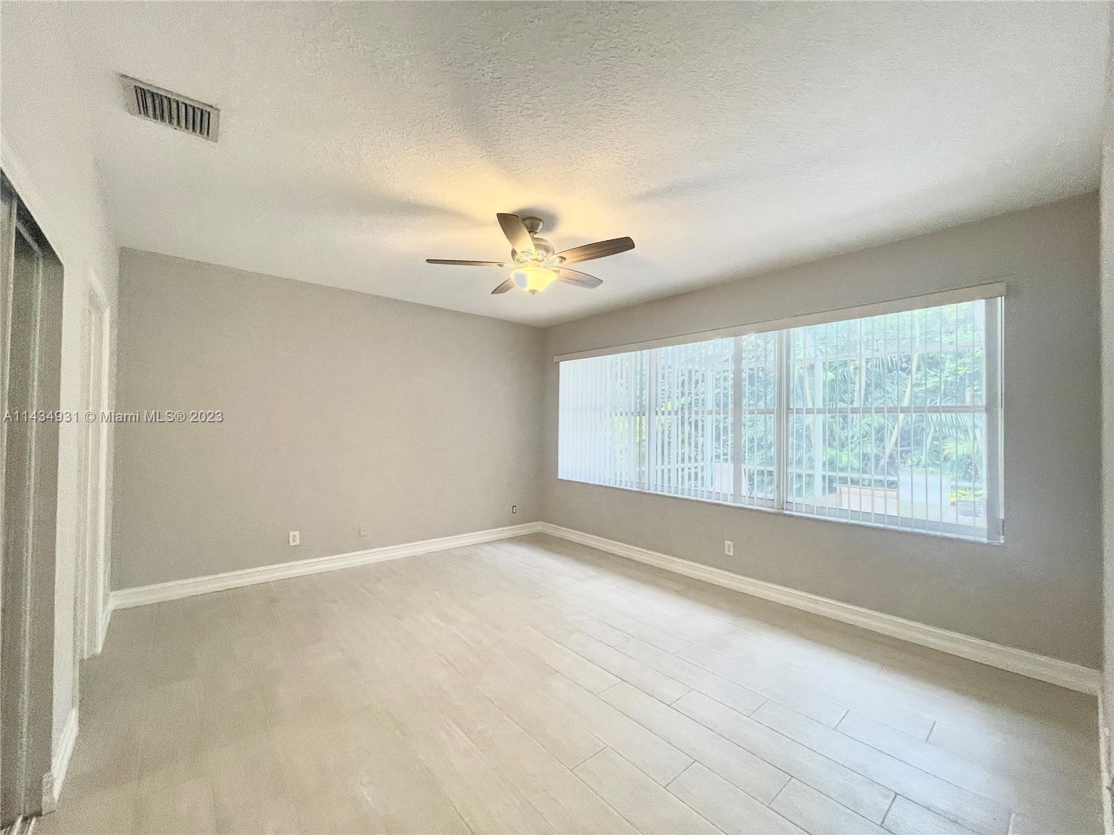 CORAL TRACE - Residential Lease