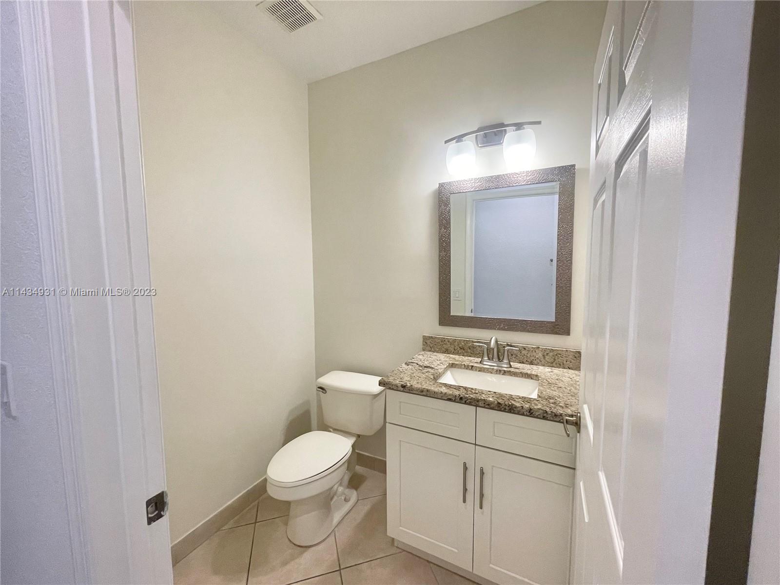 CORAL TRACE - Residential Lease