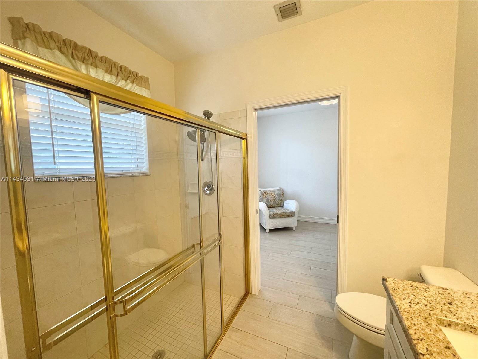 CORAL TRACE - Residential Lease