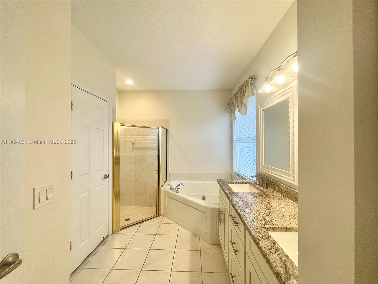 CORAL TRACE - Residential Lease
