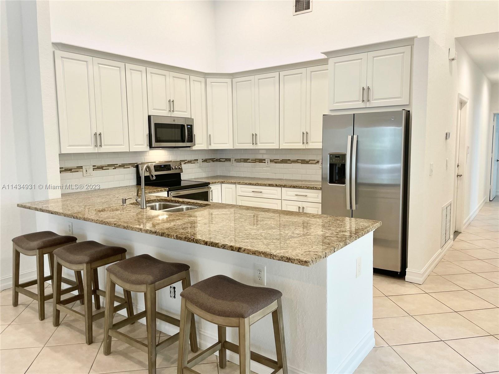 CORAL TRACE - Residential Lease