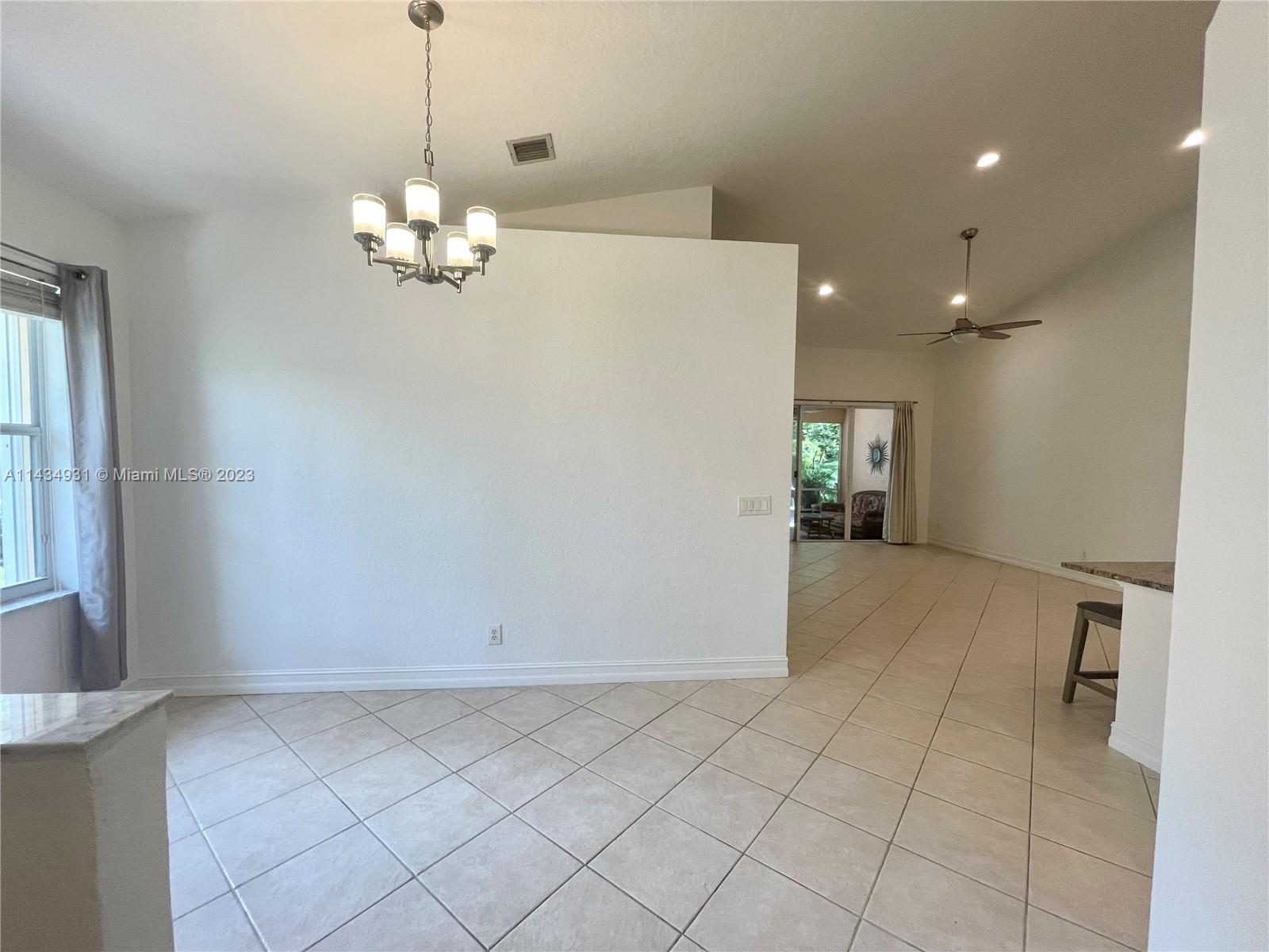 CORAL TRACE - Residential Lease