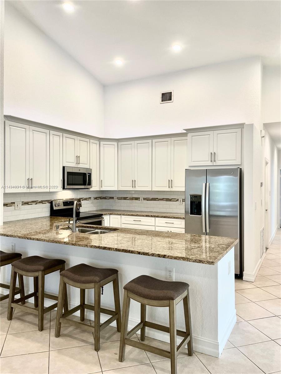 CORAL TRACE - Residential Lease