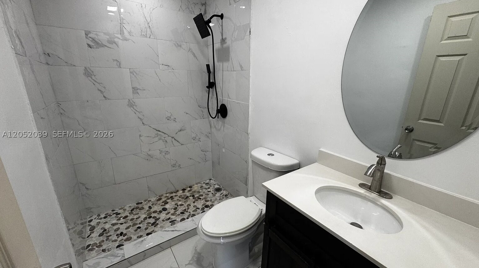 GOLDEN GARDENS SEC 8 - Residential Lease