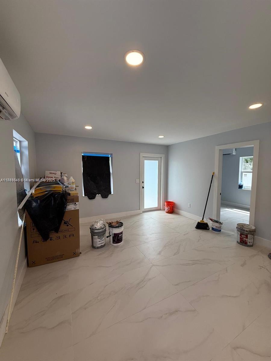 HOLLYWOOD BEACH HEIGHTS S - Residential