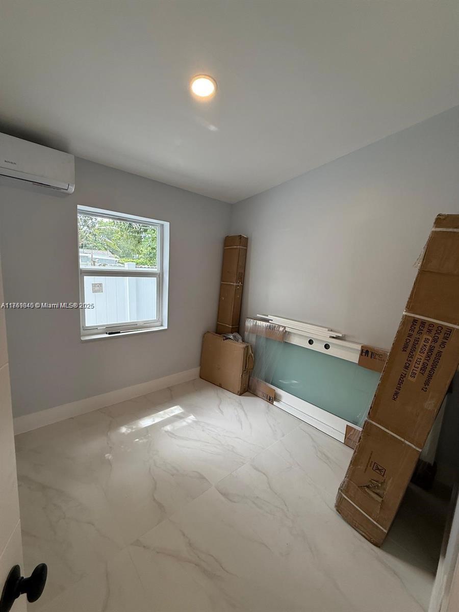 HOLLYWOOD BEACH HEIGHTS S - Residential