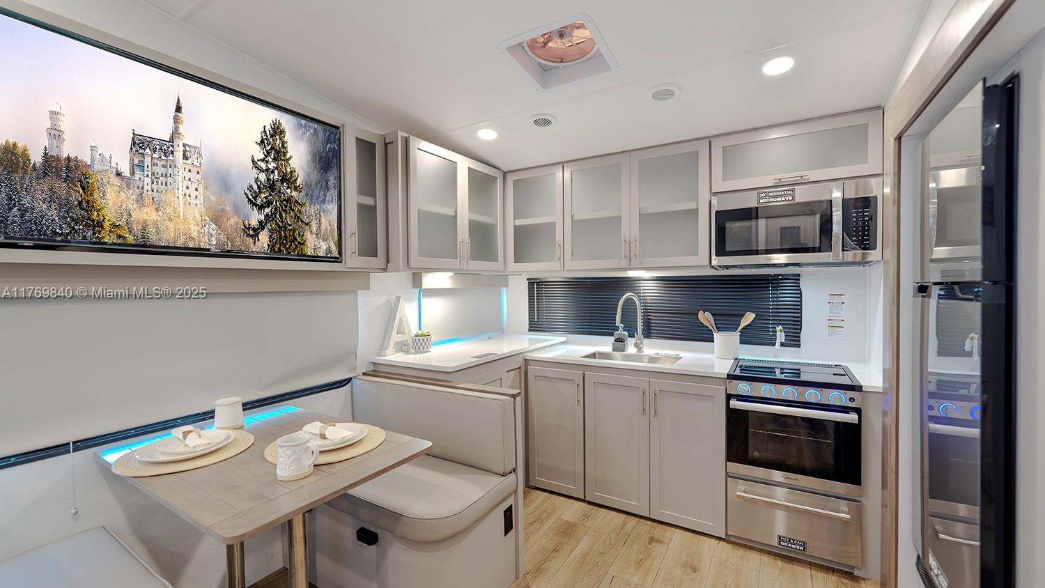 HOLLYWOOD BEACH HEIGHTS S - Residential