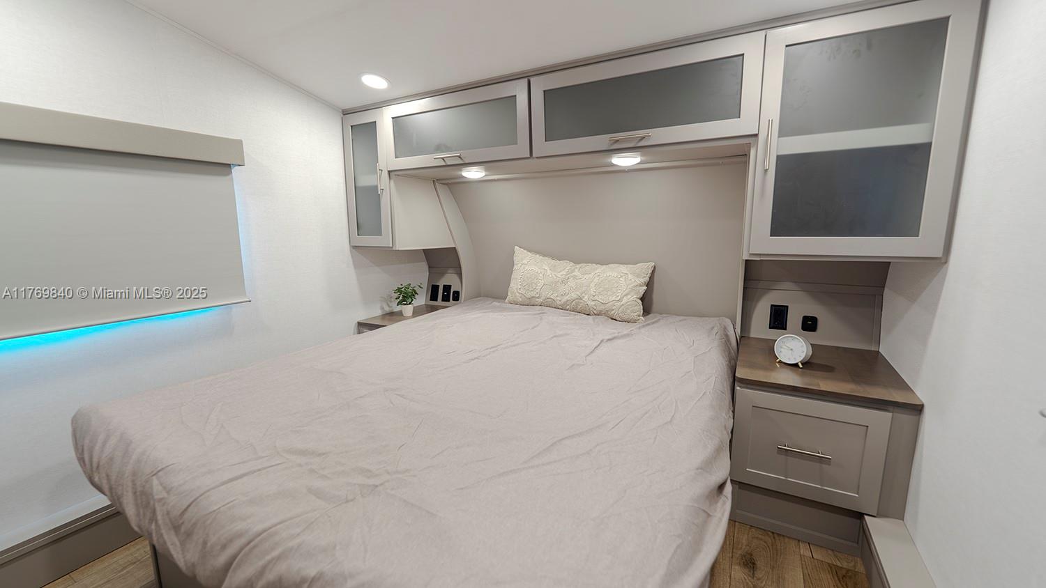 HOLLYWOOD BEACH HEIGHTS S - Residential