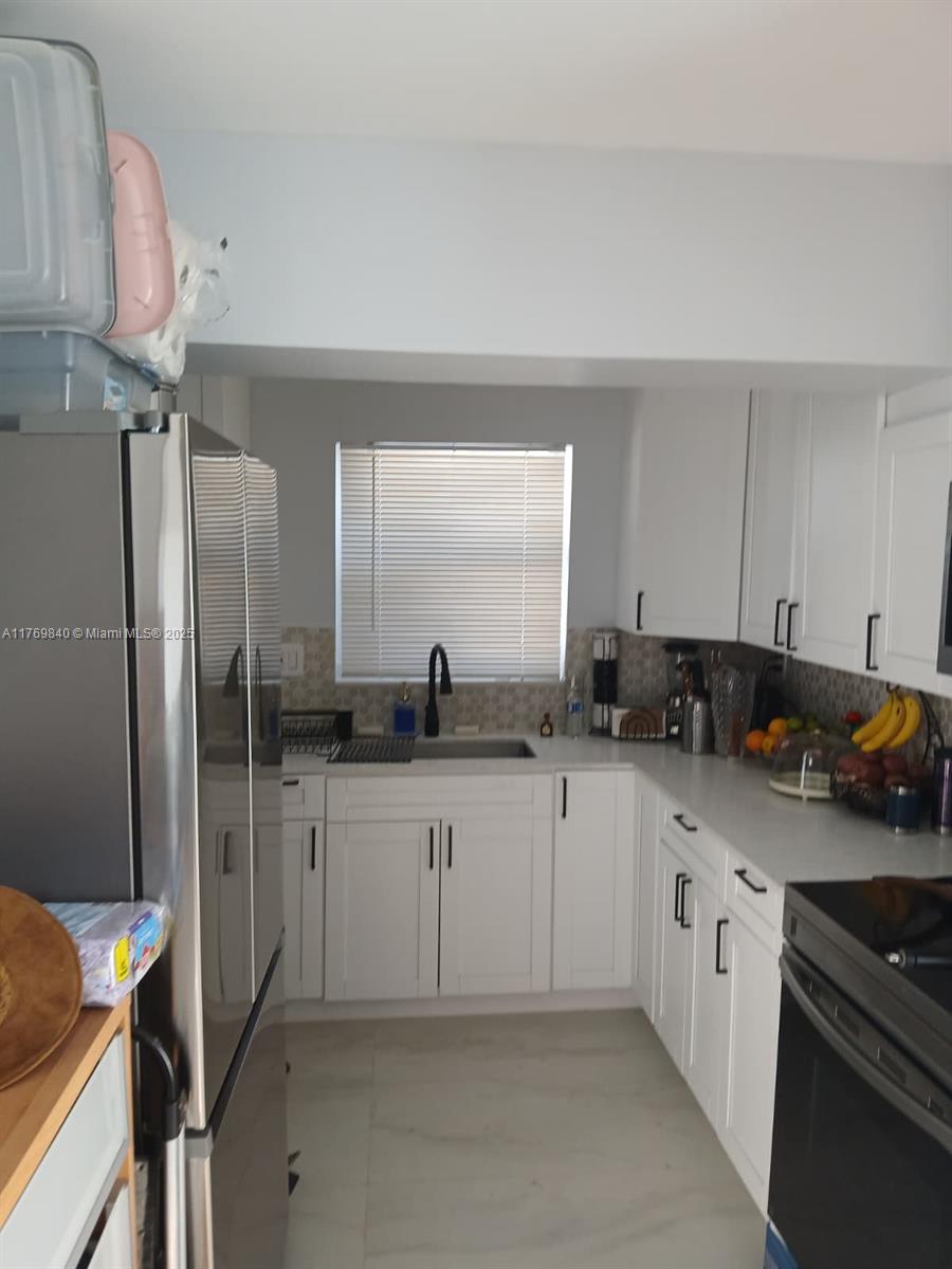 HOLLYWOOD BEACH HEIGHTS S - Residential