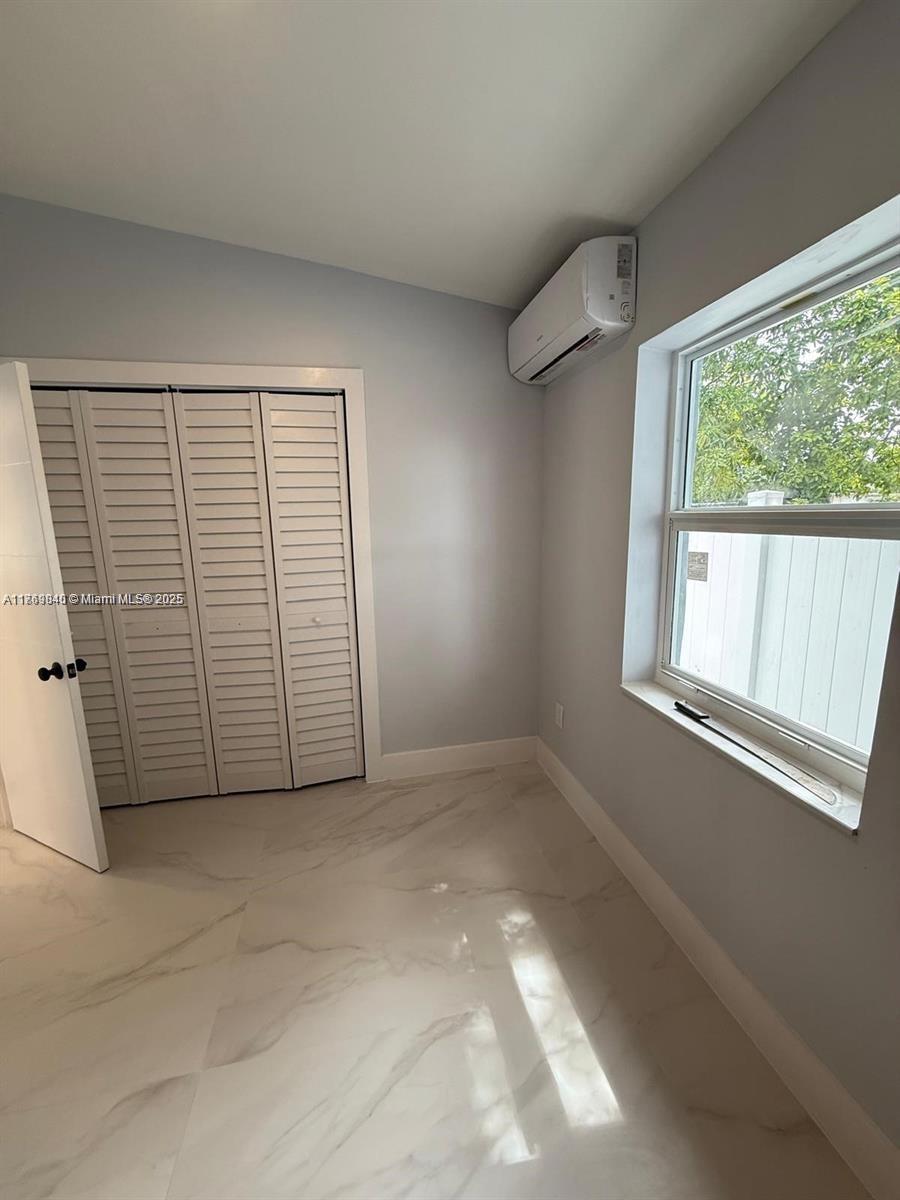 HOLLYWOOD BEACH HEIGHTS S - Residential
